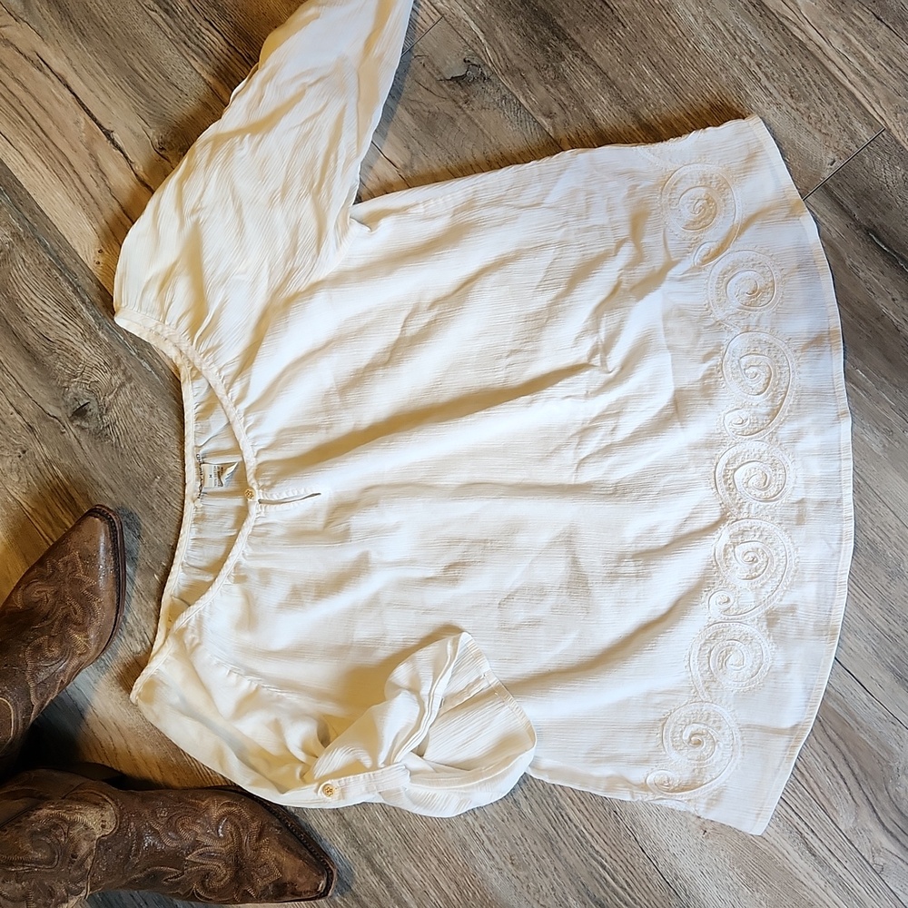 Lucky Brand Cream Feminine Top Medium